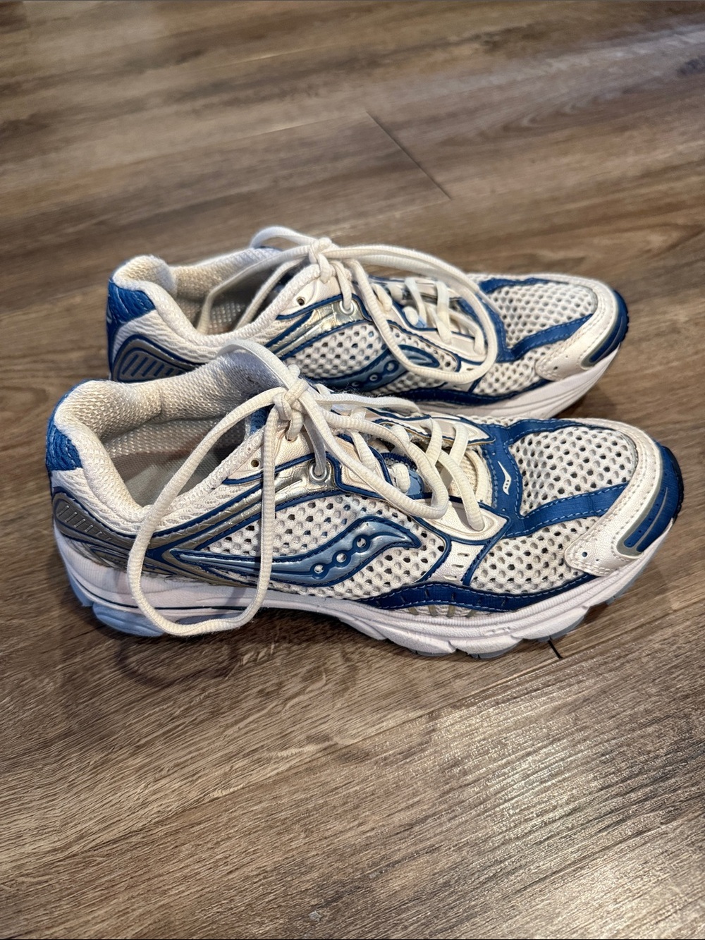 Saucony Omni 7 Running Shoes, size 9